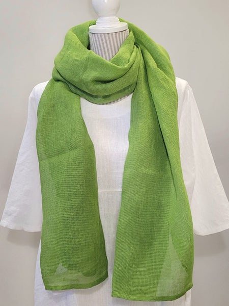 Pellavahuivi - useita v&auml;rej&auml; koko noin 195 x 50 cm