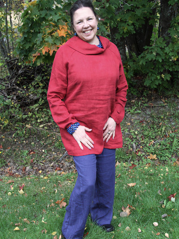 Pellavapusero taskuilla ja pellavahousut