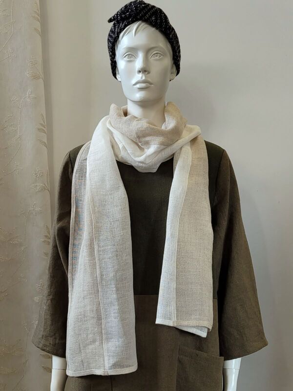 5. Huivissa kahta väriä pituussuunnassa